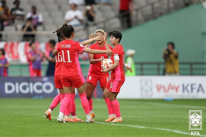 ▲ 8일 오후 서울월드컵경기장에서 콜린 벨 감독이 이끈 여자축구 대표팀이 아이티를 상대로 한 월드컵 출정식 경기에서 2-1로 이겼다 ⓒ 대한축구협회