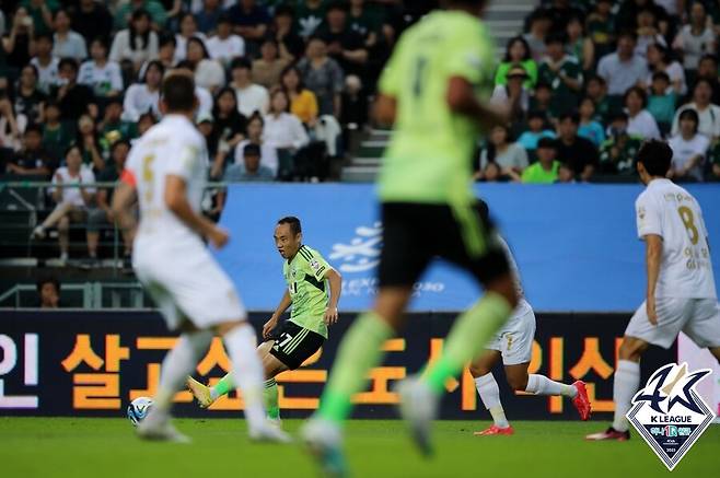 ▲ 전북 현대와 FC서울은 치열하게 싸웠다. ⓒ한국프로축구연맹