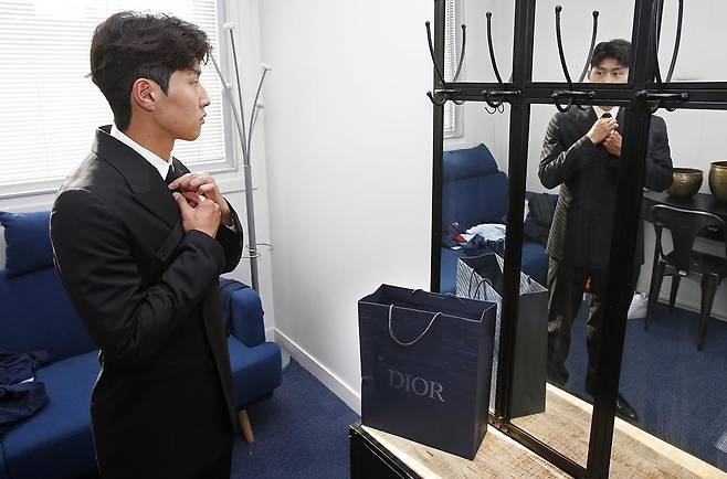 PSG에 입단한 이강인(PSG 홈페이지 캡처)