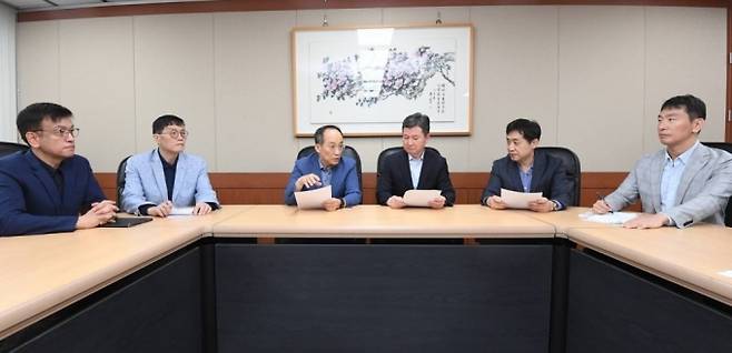 추경호 경제부총리 겸 기획재정부 장관(왼쪽 세 번째)이 9일 오전 서울 중구 은행연합회관에서 확대 거시경제·금융현안 간담회를 열었다. /사진=행정안전부