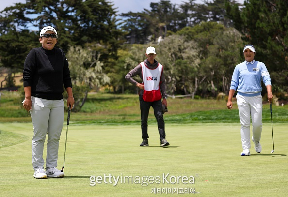 신지애(왼쪽)와 유해란.   사진=게티이미지