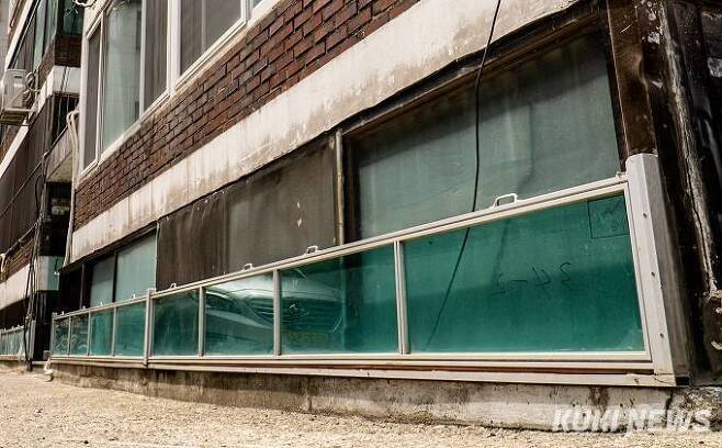 서울 한 주택가의 반지하.&nbsp; &nbsp;사진=차종관 기자
