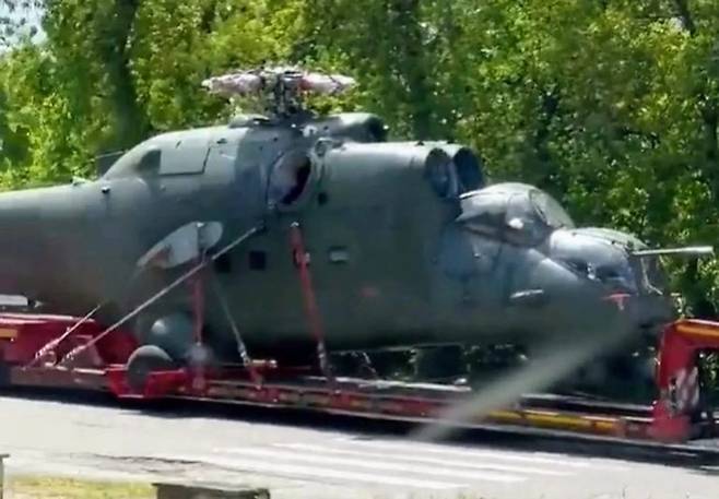 우크라이나의 강력한 동맹국인 폴란드는 최근 우크라이나에 소련이 설계한 Mi-24 헬기 12기를 보냈다.