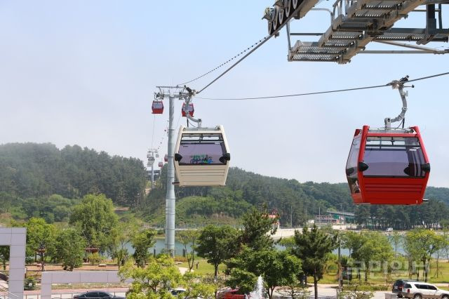 경북 울진 왕피천케이블카가 1일부터 운행을 중단했다. 울진군 제공