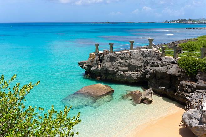 고대 차모로족의 족장이었던 타가와 그의 가족만 출입할 수 있었던 타가 비치롱 비치