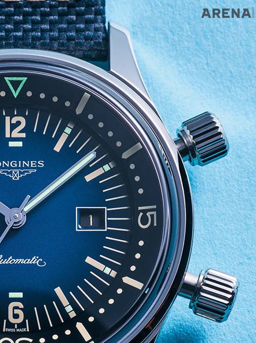 론진의 디테일. 론진은 어떤 시계든 성실하게 만든다. 레전드 다이버는 시침과 다이얼 눈금의 색을 달리해 한층 더 잘 보이게 했다. 사진 속 상단의 스크루 크라운으로 베젤을 조절한다.