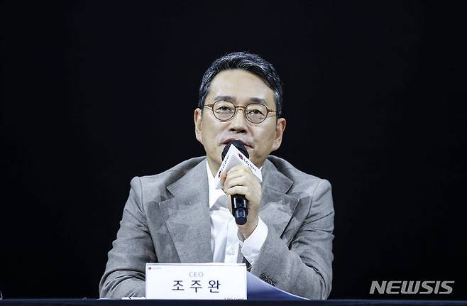 [서울=뉴시스] 정병혁 기자 = 조주완 LG전자 사장이 12일 서울 강서구 LG사이언스파크에서 LG전자 미래비전 및 사업전략발표를 마친 뒤 질의응답을 하고 있다. 2023.07.12.