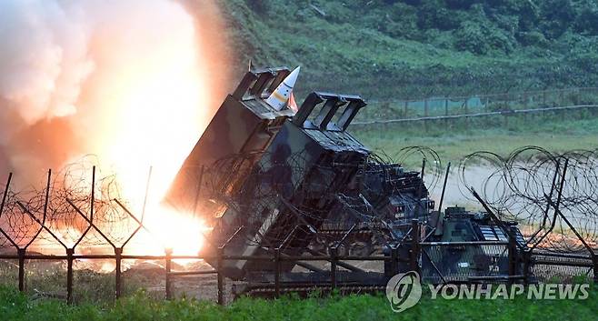 2017년 한국에서 진행된 훈련에서 에이태큼스의 모습 [EPA=연합뉴스 자료사진, DB 및 재판매 금지]