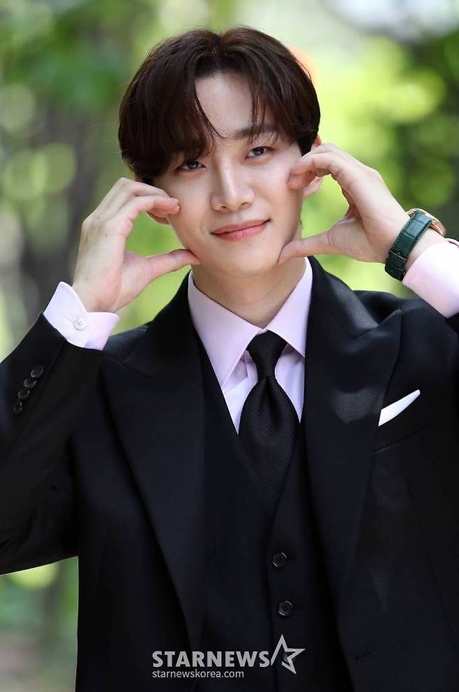 그룹 2PM 준호가 6일 오후 서울 마포구 상암동 JTBC에서 진행되는 '뉴스룸' 녹화를 위해 도착하고 있다. 2023.07.06 /사진=임성균 기자 tjdrbs23@