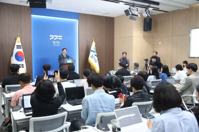 김동연 경기도지사가 지난 12일 경기도청 브리핑룸에서 서울 -양평 고속도로 사업 관련 경기도지사 입장 발표를 하고 있다. /사진=경기도청.