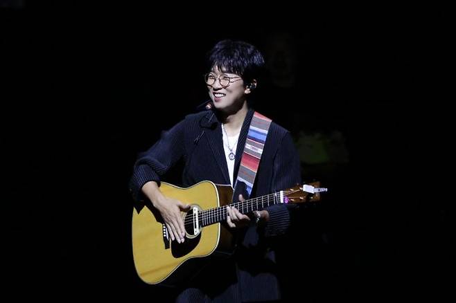 공연에서 대중과 스스럼없이 소통하는 것은 박창근의 장점 중 하나다. 제공=n.CH엔터테인먼트