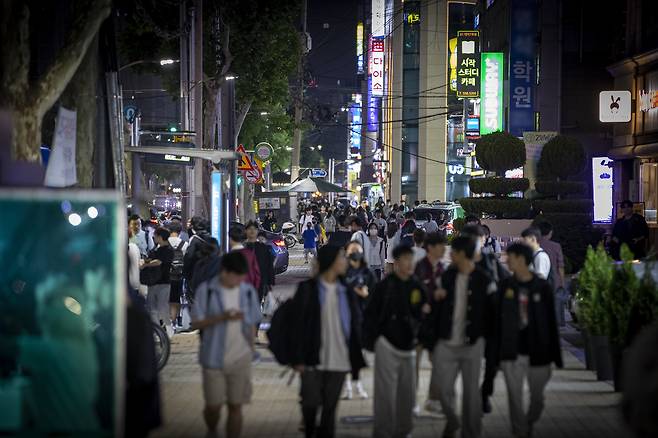 윤석열 대통령이 사교육 시장의 ‘이권 카르텔’을 문제 삼자, 국세청과 교육부가 조사에 나섰다. ⓒ시사IN 박미소