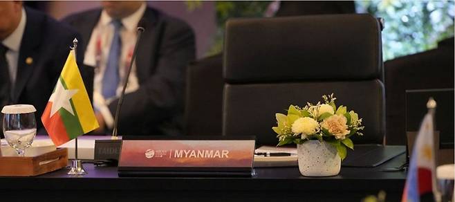 인도네시아에서 열린 56차 아세안 외교 장관회의. 미얀마 대표 자리가 비어있다. [AFP. 연합뉴스 자료 사진. 재판매 및 DB 금지]