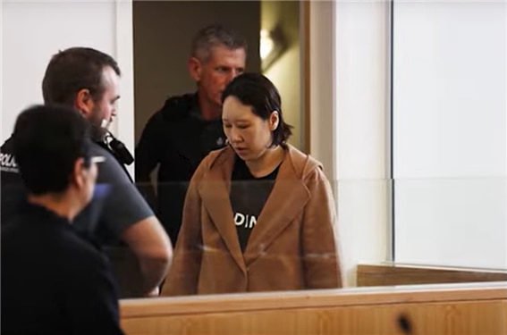 지난해 뉴질랜드에서 발생한 ‘가방 속 아동 시신’ 사건의 용의자 이하경(42)./뉴질랜드헤럴드 유튜브