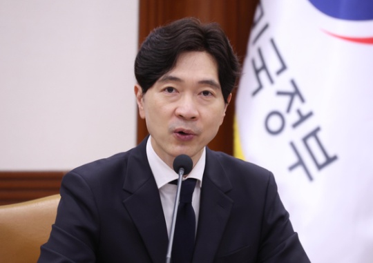 Vice Minister of Oceans and Fisheries Park Sung-hoon speaks in an emergency meeting of economy-related ministers and a meeting to discuss export investments at the government office in Jongno-gu, Seoul on July 12. Yonhap News