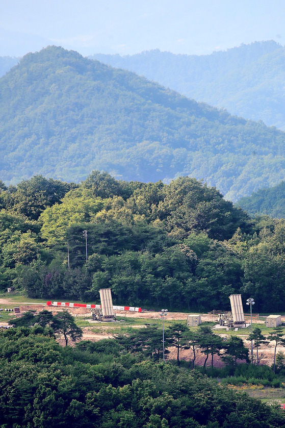 The U.S.-led antimissile Terminal High Altitude Area Defense system installed in Seongju County, North Gyeongsang, on June 22. [NEWS1]