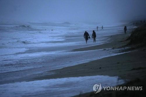 허리케인 접근한 미 플로리다 해변 [AP=연합뉴스 자료사진]