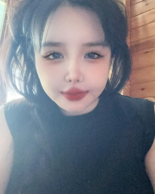 (사진=박봄 SNS)