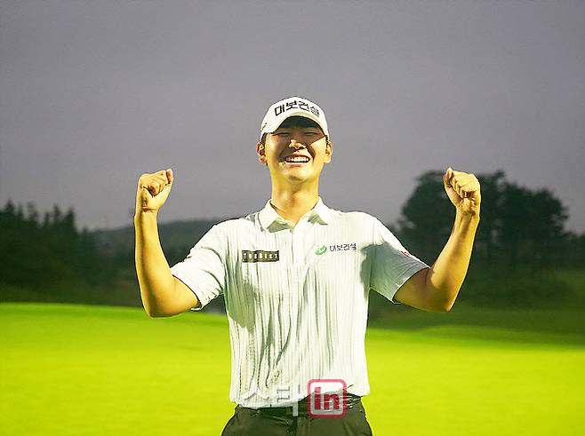 고군택이 연장 끝에 우승을 차지하자 주먹을 쥐며 기뻐하고 있다. (사진=이데일리 골프in 김상민 기자)