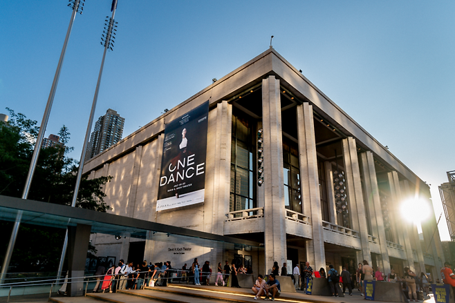 서울시무용단 ‘일무’의 첫 해외 공연이 열린 미국 뉴욕 링컨센터 데이비드 코크 시어터. 세종문화회관