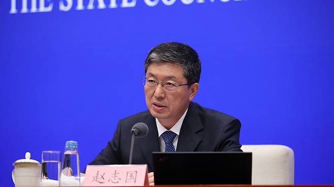 자오즈궈 중국 공업정보화부(MIIT) 대변인이 지난 19일 중국 수도 베이징에서 기자회견을 하고 있다. 그는 이날 "6월 말 현재 중국의 5G 기지국 수는 293만7000개로 모든 지(地)급, 현(縣)급 도시 지역을 커버하고 있다"고 밝혔다. 중국 행정구역은 성(省)급을 시작으로 지급-현급-향(鄕)급-촌(村)급으로 내려간다./CGTN