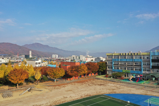 동두천초등학교 전경. 송진의기자