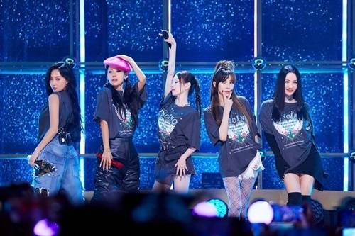 ‘댄스가수 유랑단’ 화사, 이효리, 보아, 김완선, 엄정화(왼쪽부터). 사진ㅣtvN