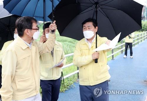 김관영 전북도지사(맨 오른쪽) [연합뉴스 자료사진]