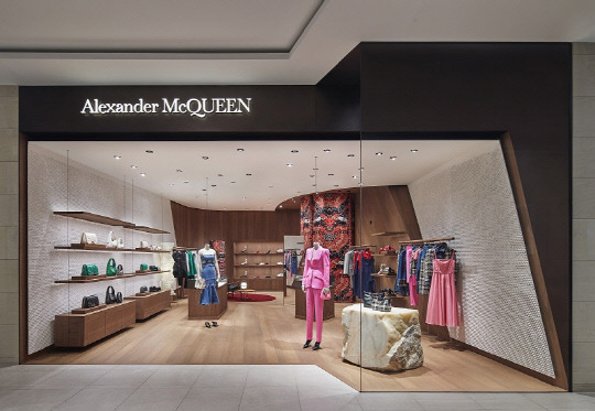 사진 출처: 알렉산더 맥퀸(Alexander McQueen)