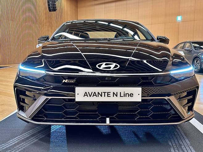 더 뉴 아반떼 N 라인 / 출처=IT동아