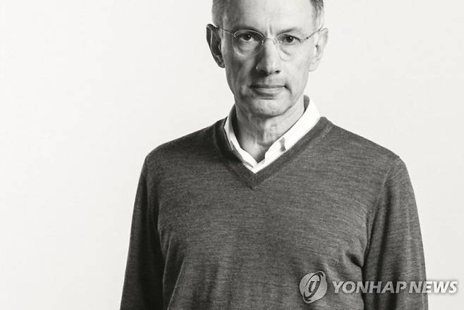 이달 초 거의 40년 동안 근무한 세쿼이아캐피털에서 물러난 마이클 모리츠 회장