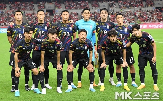 위르겐 클린스만 감독이 이끄는 대한민국 남자축구 대표팀이 2026 국제축구연맹(FIFA) 북중미월드컵 아시아 지역 2차 예선에서 중국, 태국, 그리고 싱가포르·괌 가운데 한 팀과 만난다. 사진=천정환 기자