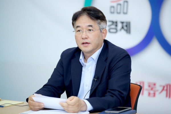 이동환 고양특례시장은 "주거안정과 주거수준 향상은 시민들이 당연히 보장받아야할 권리"라며 "민선8기를 시작하면서 시민들께 약속한 민생·노후·일상이 행복한 '3안(安) 행정의 도시' 정책의 연장선의 주거취약계층 이주지원과 주거환경 개선을 통해 모든 시민들이 안정적인 주거권을 누릴 수 있도록 하겠다"고 강조했다. / 사진제공=고양특례시