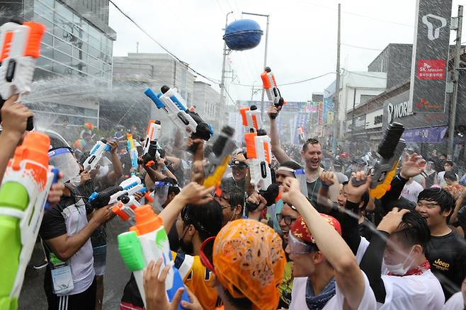 정남진 장흥 물축제.