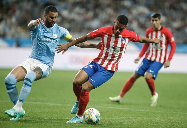 카일 워커(왼쪽, 맨체스터시티), 사무엘 리누(아틀레티코마드리드). 아틀레티코마드리드 트위터 캡처