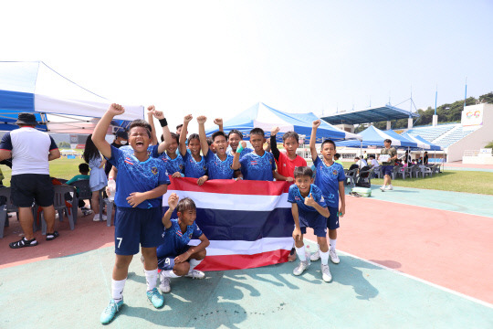 5학년 도약 9시 40분 종합 2구장 태국논타부리 - 진천FC