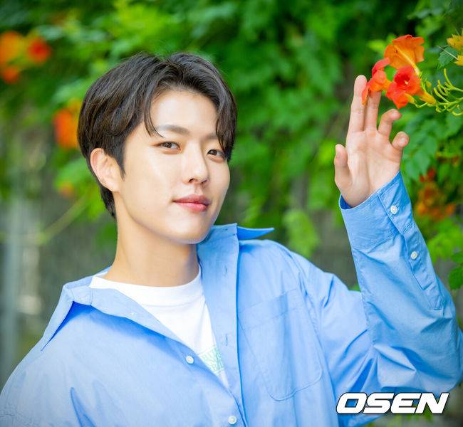 [OSEN=민경훈 기자] MBC 금토드라마 '넘버스 : 빌딩 숲의 감시자들'에서 심형우 역을 열연한 인피니트 이성열이 서울 마포구 OSEN 사옥에서 드라마 종영 기념 인터뷰를 가졌다.인피니트 이성열이 인터뷰에 앞서 포즈를 취하고 있다. 2023.07.31 /rumi@osen.co.kr