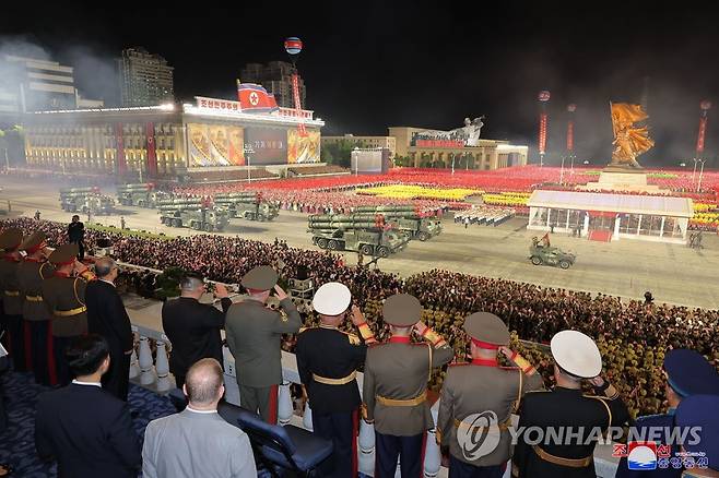 북한, '전승절 70주년' 야간 열병식 개최 (평양 조선중앙통신=연합뉴스) 북한이 '전승절'(6ㆍ25전쟁 정전협정기념일) 70주년인 지난 27일 저녁 평양 김일성광장에서 열병식을 개최했다고 조선중앙통신이 28일 보도했다. 2023.7.28 
    [국내에서만 사용 가능. 재배포 금지. For Use Only in the Republic of Korea. No Redistribution] nkphoto@yna.co.kr