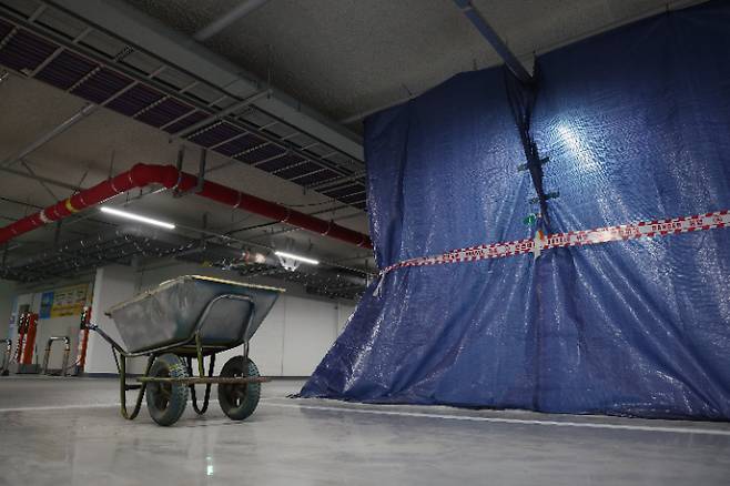 보강 공사 중인 철근 누락 아파트. 연합뉴스