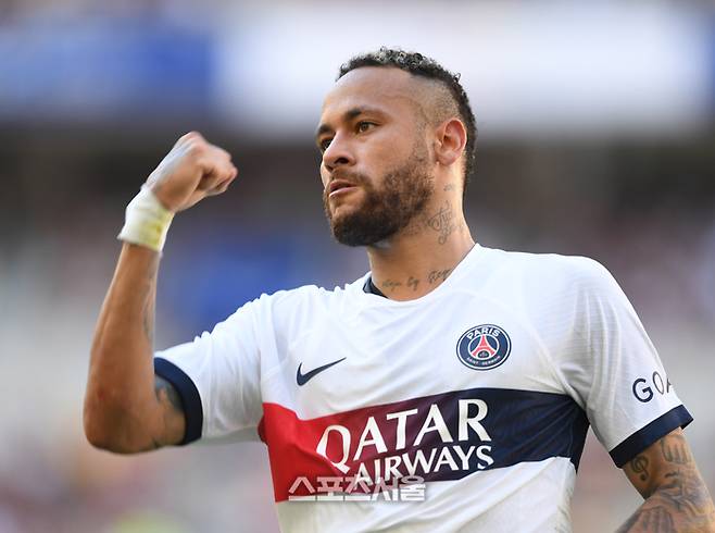 파리생제르맹(PSG) 네이마르가 3일 부산아시아드주경기장에서 열린 전북 현대와 쿠팡플레이 시리즈 프리시즌 친선경기에서 골을 넣은 후 환호하고 있다. 2023. 8. 3.부산 | 최승섭기자 thunder@sportsseoul.com