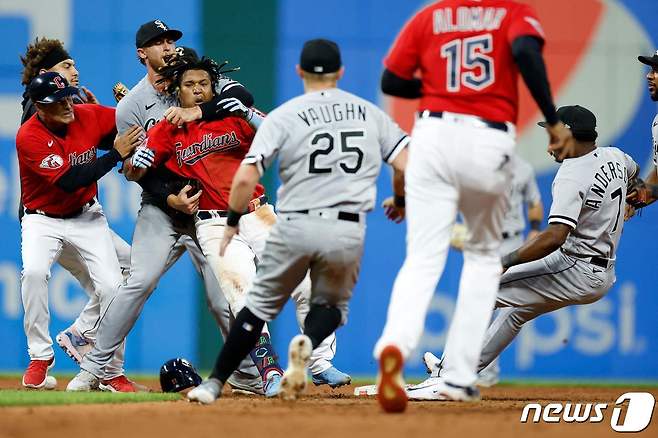 벤치클리어링을 벌인 클리블랜드와 화이트삭스 선수단.ⓒ AFP=뉴스1