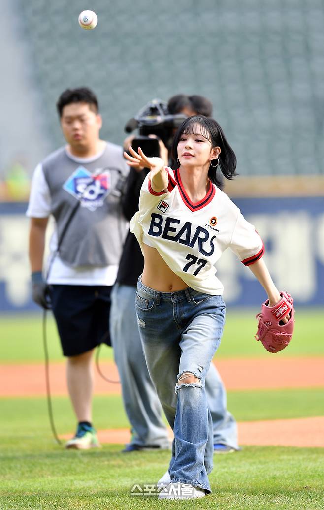 [포토]‘날아라...백구야··’ 이채영