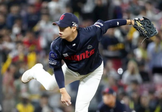 6일 KBO 역대 3호 팀 노히터를 합작한 롯데 투수 구승민. 연합뉴스