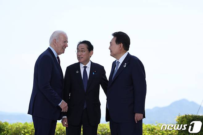 왼쪽부터 조 바이든 미국 대통령, 기시다 후미오 일본 총리, 윤석열 대통령. (대통령실 제공) 2023.5.21/뉴스1 ⓒ News1 오대일 기자