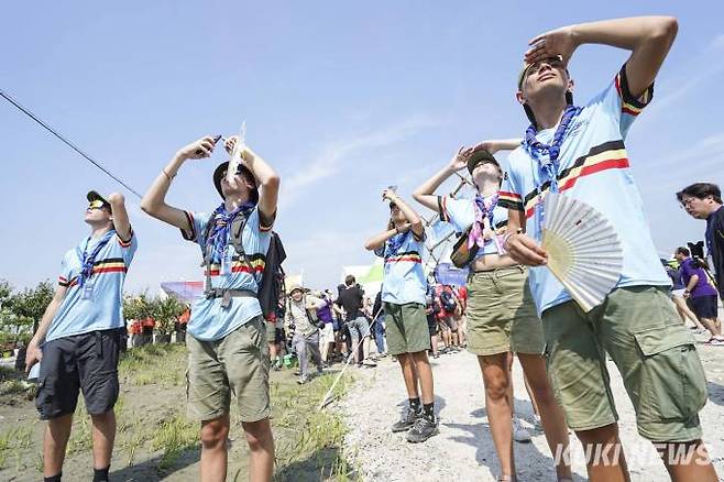 2일 전북 부안군 새만금 일대에서 열린 '2023 제25회 세계스카우트 잼버리' 대회에 참가한 대원들.   사진=임형택 기자