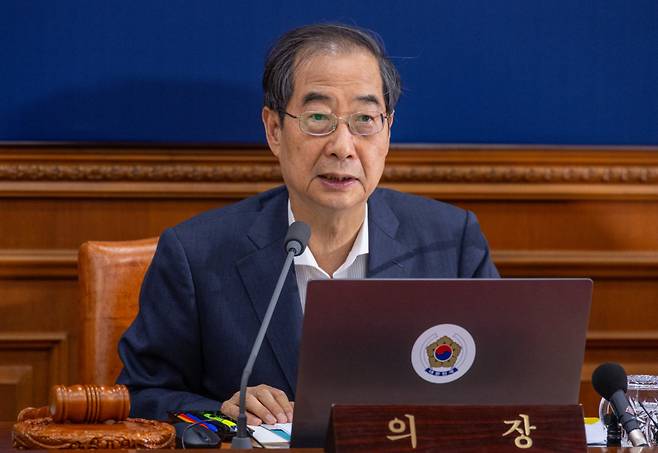 한덕수 국무총리가 8일 오전 서울 종로구 정부서울청사에서 열린 국무회의에 참석해 태풍 6호 카눈 대비와 세계 잼버리 관련 발언을 하고 있다. ⓒ연합뉴스