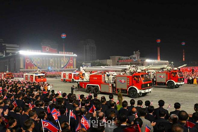 북한이 지난 2021년 건국절 73주년(9월9일) 당시 '민간 및 안전무력 열병식'을 개최하는 모습(자료사진) ⓒ노동신문