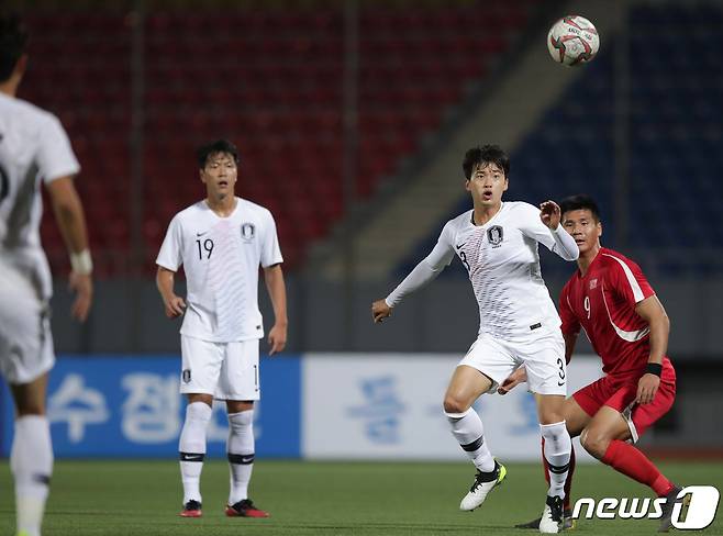 지난 2019년 북한 평양 김일성경기장에서 열린 2022년 카타르월드컵 아시아지역 2차 예선 한국과 북한의 경기. (대한축구협회 제공) 2019.10.15/뉴스1 ⓒ News1 성동훈 기자