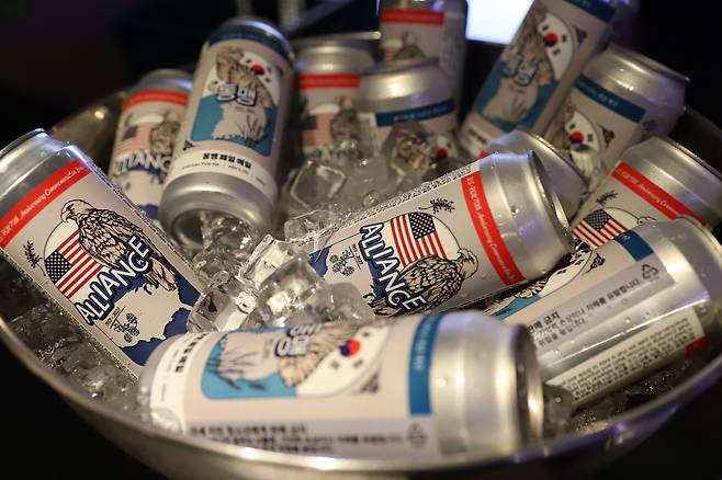 올해 한미동맹 70주년을 맞아 비어바나가 만든 '동맹 페일에일' 맥주. 한국산 맥아와 미국산 홉으로 만든 콜라보 맥주다. /비어바나