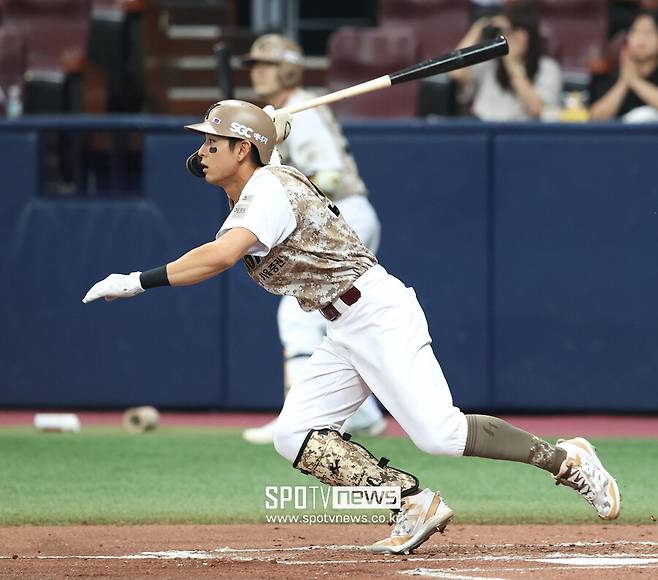 ▲ 이정후는 3할을 칠 수 있는 콘택트 능력과 볼넷 생산 능력에서 높은 평가를 받는다 ⓒ곽혜미 기자